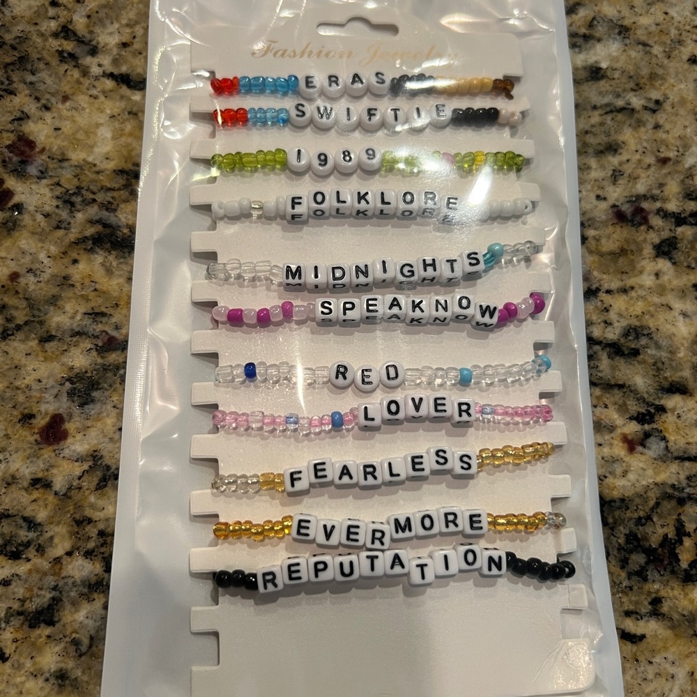 Taylor Swift Friendship Bracelets